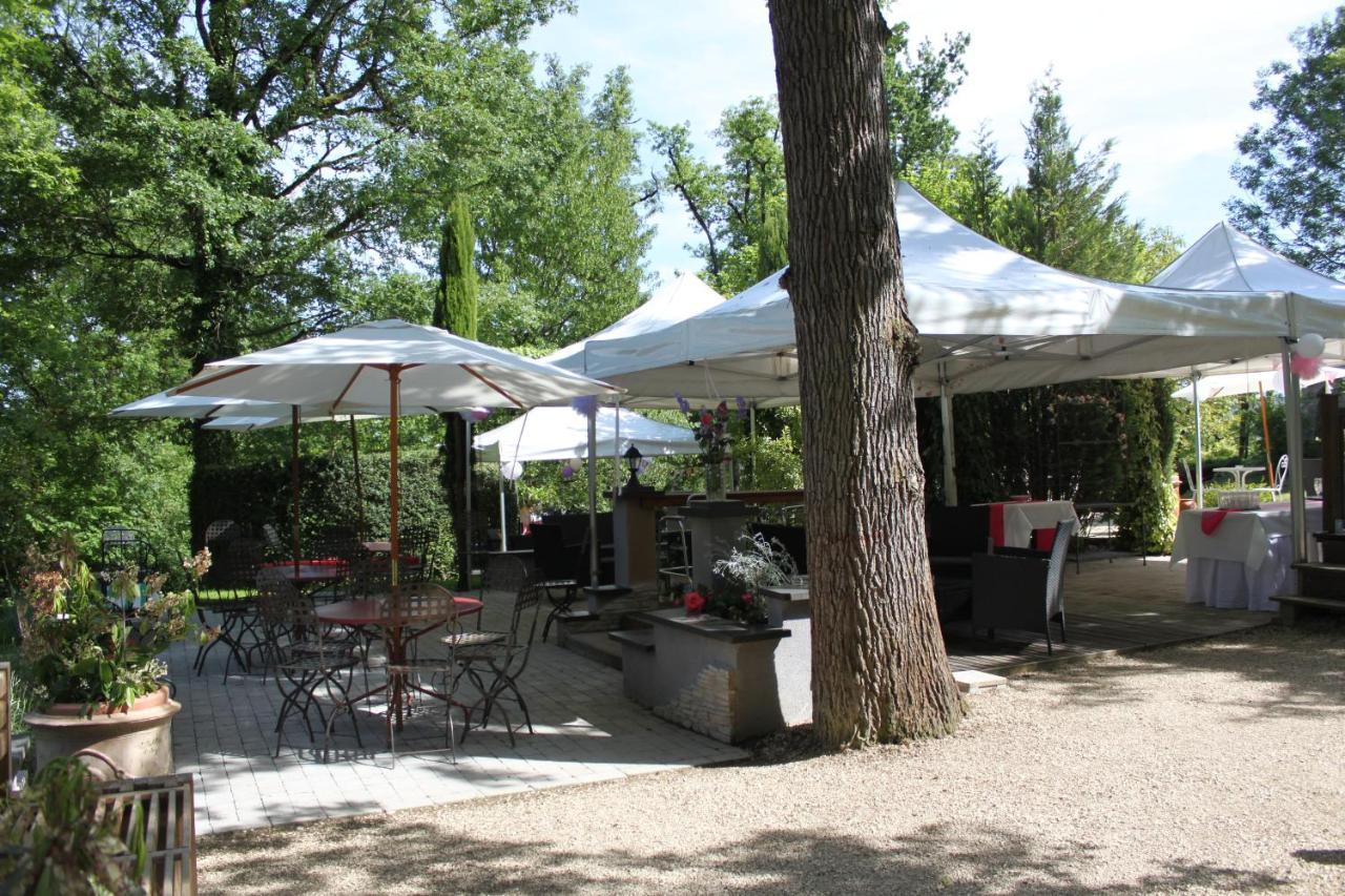 La Garenne De Morestel Exterior photo
